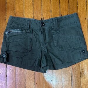Dollhouse Dark Green Women's Cargo Shorts size 7